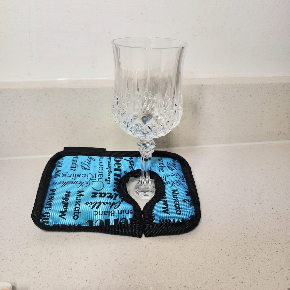 Wine Stem Glass Holder for Outdoor Chairs New With Tags